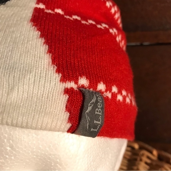 L.L. Bean Kids’ Toque / Knitted Winter Hat With Bear In Ski Goggles. Red. Unisex - Picture 2 of 4
